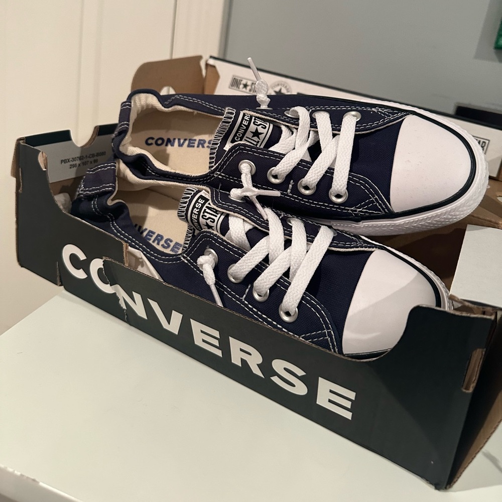 Navy Blue CONVERSE (new!!)